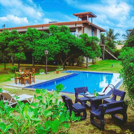 Aqua Hotel Yala Exteriör bild
